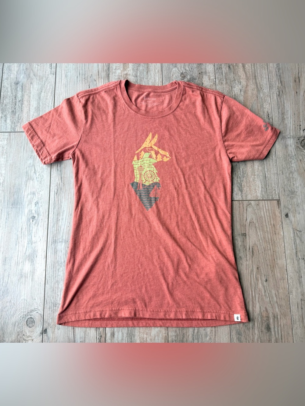 Cotopaxi Topo Llama T-Shirt PNW Seattle Rustic Red Short Sleeve Small
